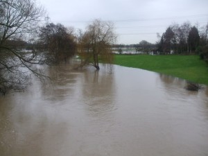River_Derwent_Floods_at_Kexby_-_geograph.org.uk_-_722906