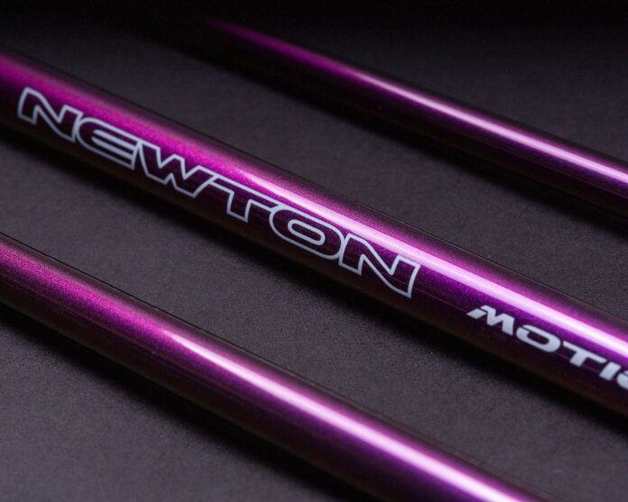 Newton Motion_Gray Bckground_8841 (1)